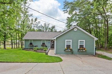 Lake Home For Sale in Eatonton, Georgia