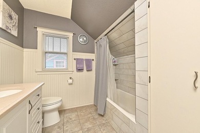 This is a very nice three-bedroom home with stainless steel - photo 11
