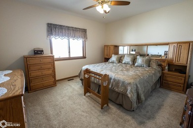 SPACIOUS RANCH HOME - COMFORT, STYLE & ROOM TO GROW. Welcome - photo 17