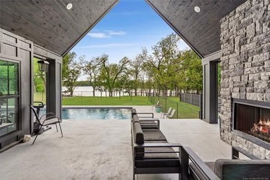 Welcome to your luxurious lakeside retreat in Sunset Shores, a - photo 42