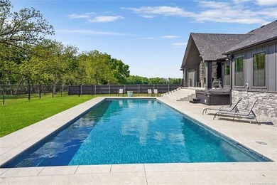 Welcome to your luxurious lakeside retreat in Sunset Shores, a - photo 43