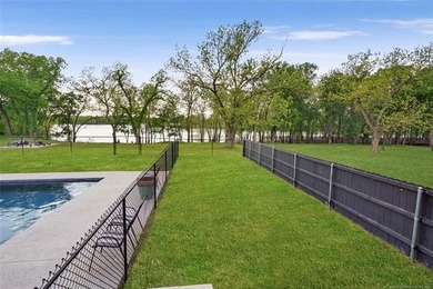 Welcome to your luxurious lakeside retreat in Sunset Shores, a - photo 46