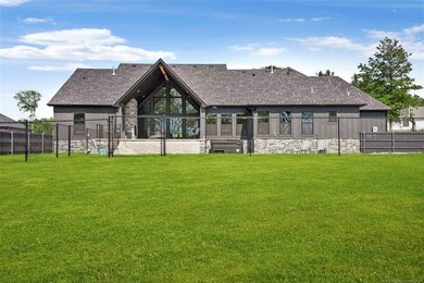 Welcome to your luxurious lakeside retreat in Sunset Shores, a - photo 47