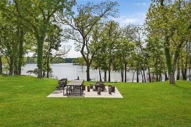 Welcome to your luxurious lakeside retreat in Sunset Shores, a - photo 48