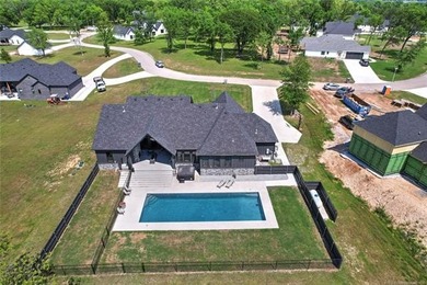 Welcome to your luxurious lakeside retreat in Sunset Shores, a - photo 49