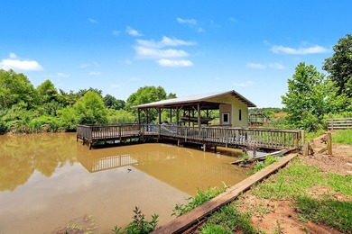 Charming 3 bedroom 2 bath home nestled on the banks of beautiful - photo 50