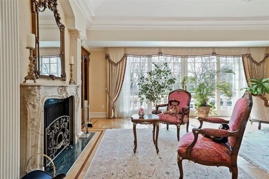 Discover this extraordinary custom-built colonial estate with - photo 7