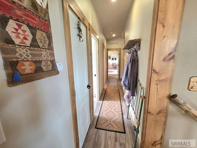 Ultimate Waterfront Living on Henry's Lake - Goose Bay Cabin - photo 18