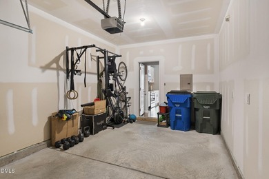 Location and curb appeal, this 'just like new' well maintained - photo 31