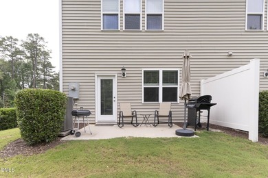 Location and curb appeal, this 'just like new' well maintained - photo 33