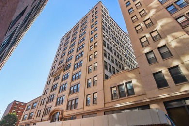 Lake Condo For Sale in Chicago, Illinois