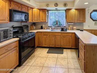 Discover this charming 4-bed, 2.5-bath colonial perfectly - photo 11