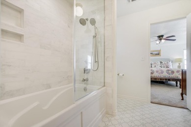 BERMUDA BUNGALOW IN SUNRISE BEACH! Tucked beneath a beautiful - photo 12