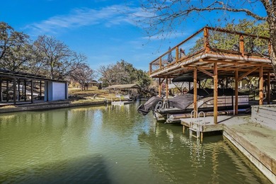 BERMUDA BUNGALOW IN SUNRISE BEACH! Tucked beneath a beautiful - photo 20