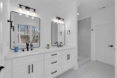 Stunning New Craftsman Construction - Main Level Living at its - photo 22