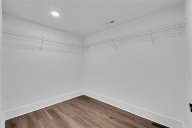 Stunning New Craftsman Construction - Main Level Living at its - photo 26