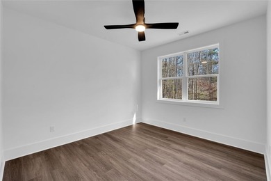 Stunning New Craftsman Construction - Main Level Living at its - photo 29