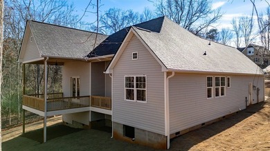 Stunning New Craftsman Construction - Main Level Living at its - photo 39