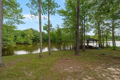 WATERFRONT + WORKSHOP + NEW PIER... This move-in ready 3BR/2BA - photo 47