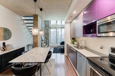 St Lawrence River Condo For Sale in Montréal (Ville-Marie) QC