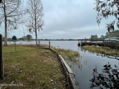 Lake Home For Sale in Interlachen, Florida