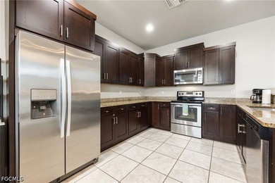 Welcome to this beautifully maintained 3-bedroom plus den heated - photo 14