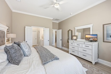 Immaculate, light-filled home on a desirable corner lot - warm - photo 18
