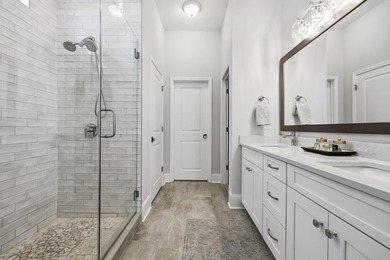 Immaculate, light-filled home on a desirable corner lot - warm - photo 19