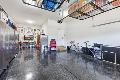 Immaculate, light-filled home on a desirable corner lot - warm - photo 23