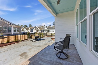 Immaculate, light-filled home on a desirable corner lot - warm - photo 25