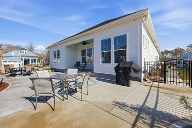 Immaculate, light-filled home on a desirable corner lot - warm - photo 26