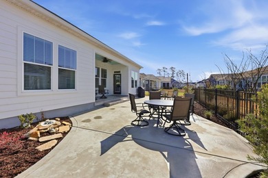 Immaculate, light-filled home on a desirable corner lot - warm - photo 27