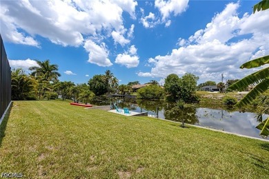 Welcome to this beautifully maintained 3-bedroom plus den heated - photo 42