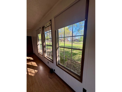 A welcoming 2-bedroom, 1.5bath home in the quiet Meadowbrook - photo 5