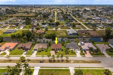 Welcome to this beautifully maintained 3-bedroom plus den heated - photo 46
