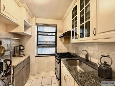 North Flushing Co-op for Sale - 2 Bedroom, 1 Bathroom; right and - photo 5