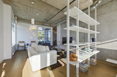 Looking for a sophisticated loft with iconic Vancouver views? - photo 17