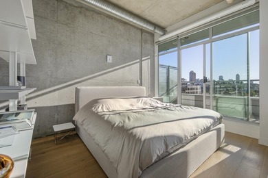 Looking for a sophisticated loft with iconic Vancouver views? - photo 18