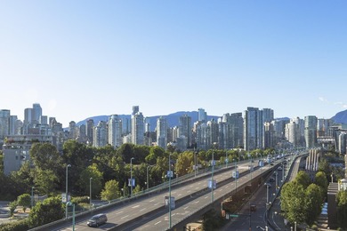 Looking for a sophisticated loft with iconic Vancouver views? - photo 23