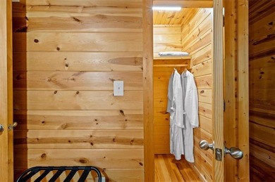 Stunning 3 bed 3 bath log cabin on 2.82 acres of serenity with a - photo 28
