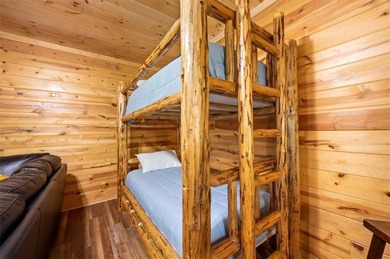 Stunning 3 bed 3 bath log cabin on 2.82 acres of serenity with a - photo 30