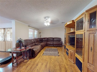 This property is a rare gem, perfect for anyone looking for - photo 33