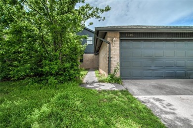 Lake Townhome/Townhouse For Sale in Oklahoma City, Oklahoma