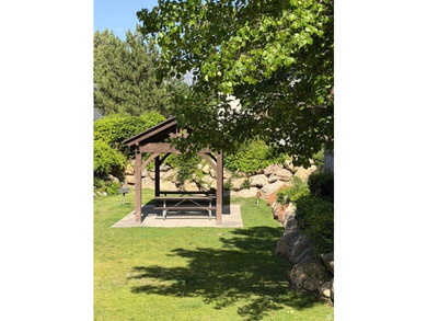 FANTASTIC OPPORTUNITY TO PURCHASE A (RARELY AVAILABLE) TOP LEVEL - photo 4