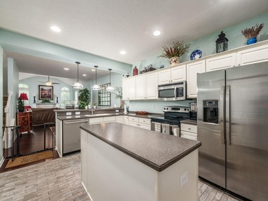 You'll love coming home to this immaculate, move-in ready 3 - photo 22