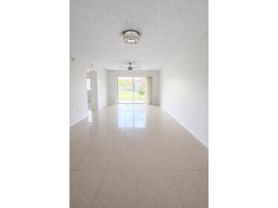 Perfectly convenient to the Pembroke Road gate with no long