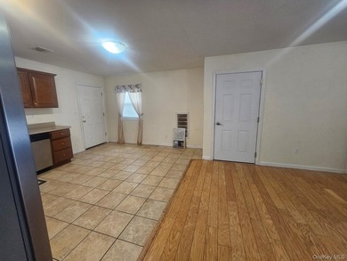 Great Starter Ranch House for 1st Time Buyer with 1,308 Square - photo 4