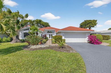 (private lake, pond, coastal) Home For Sale in Boynton Beach Florida