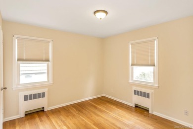 Sprawling & Spectacular 5 Bedroom Home Offering 4 Full Baths - photo 10
