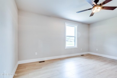 Welcome to this beautiful brand-new 3 bedroom, 2 bathroom home - photo 13